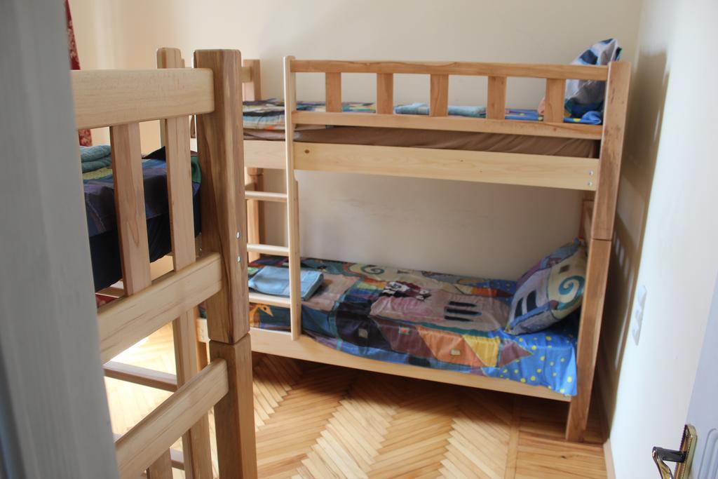 Hostel Bude Kutaiszi Szoba fotó