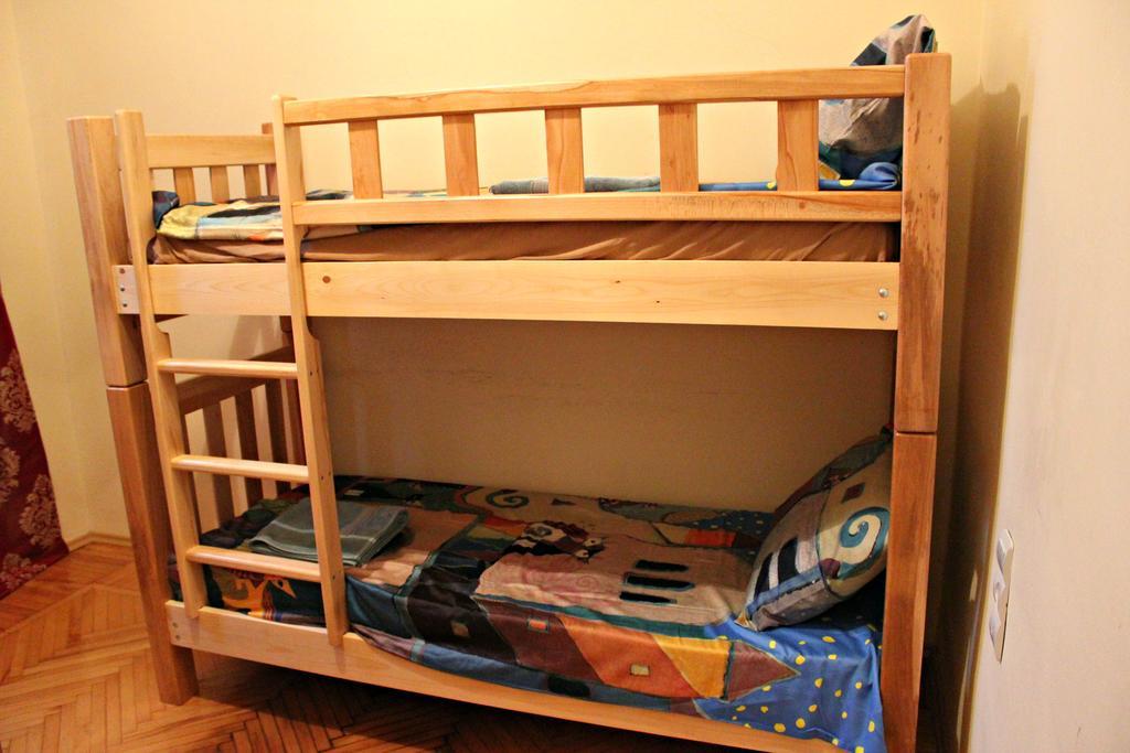 Hostel Bude Kutaiszi Szoba fotó